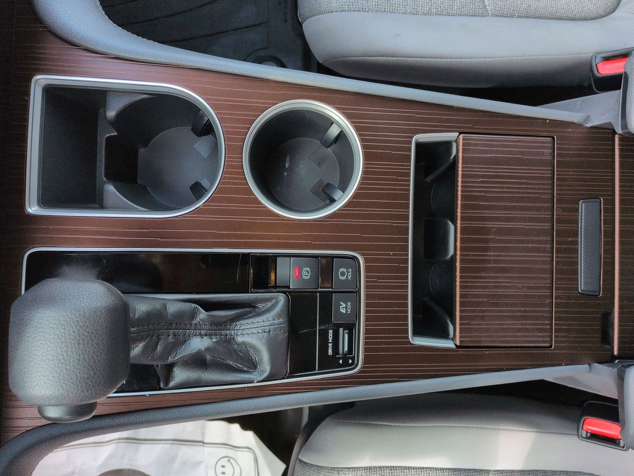 2023 Toyota Sienna LE 8 Passenger