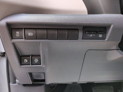 2023 Toyota Sienna LE 8 Passenger
