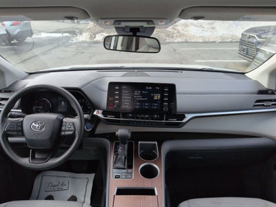 2023 Toyota Sienna LE 8 Passenger