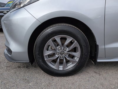 2023 Toyota Sienna LE 8 Passenger