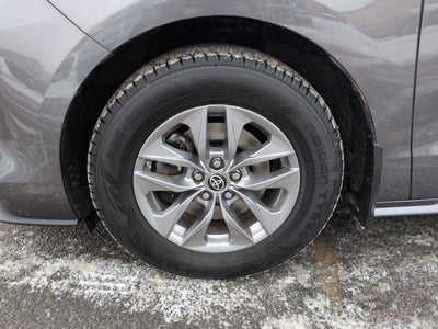 2023 Toyota Sienna LE AWD 8 Passenger