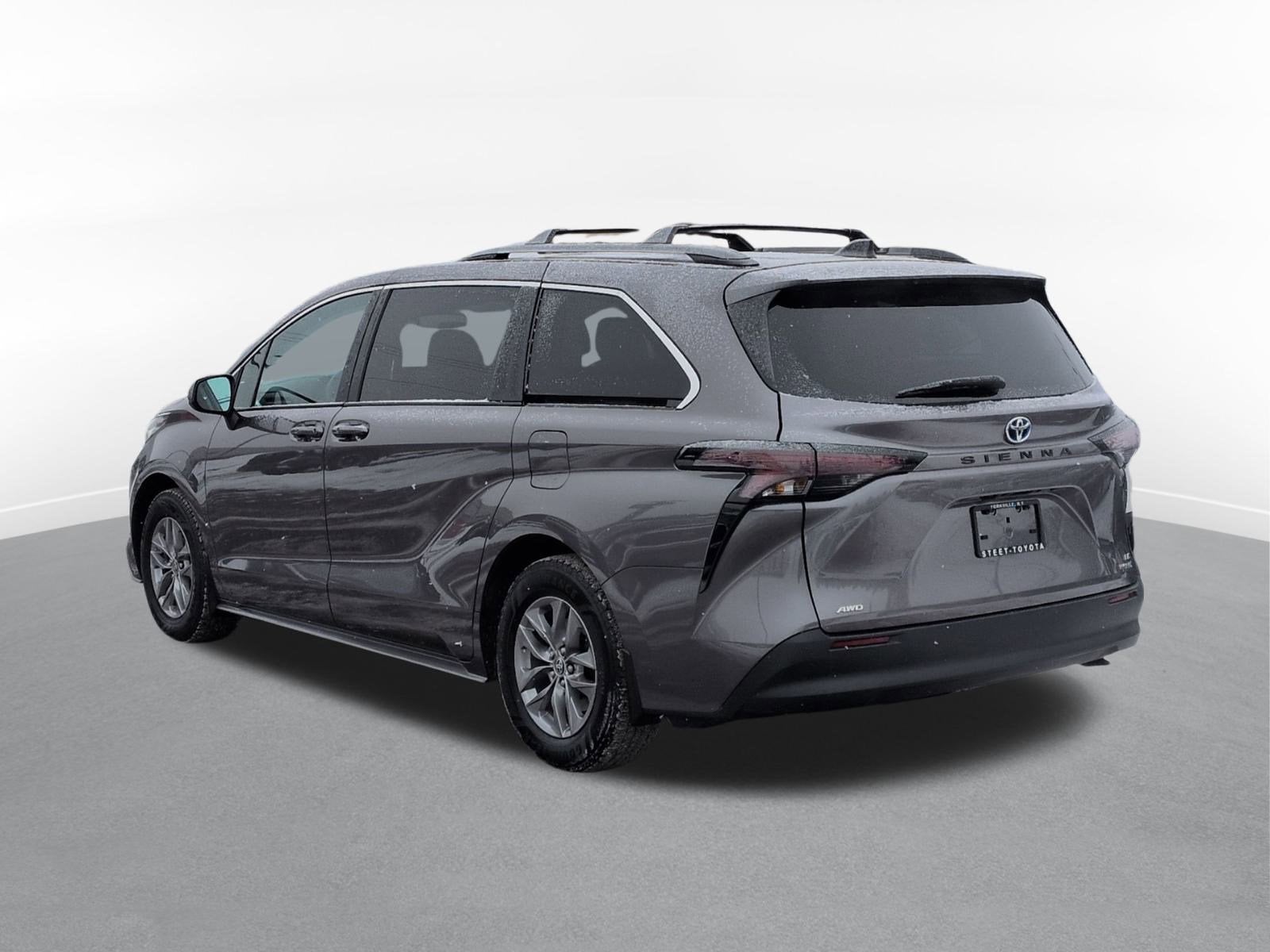 2023 Toyota Sienna LE AWD 8 Passenger