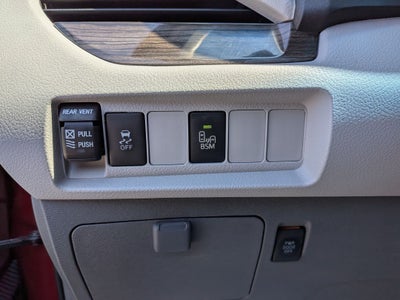 2015 Toyota Sienna XLE 8 Passenger
