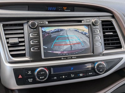 2017 Toyota Highlander LE Plus FWD