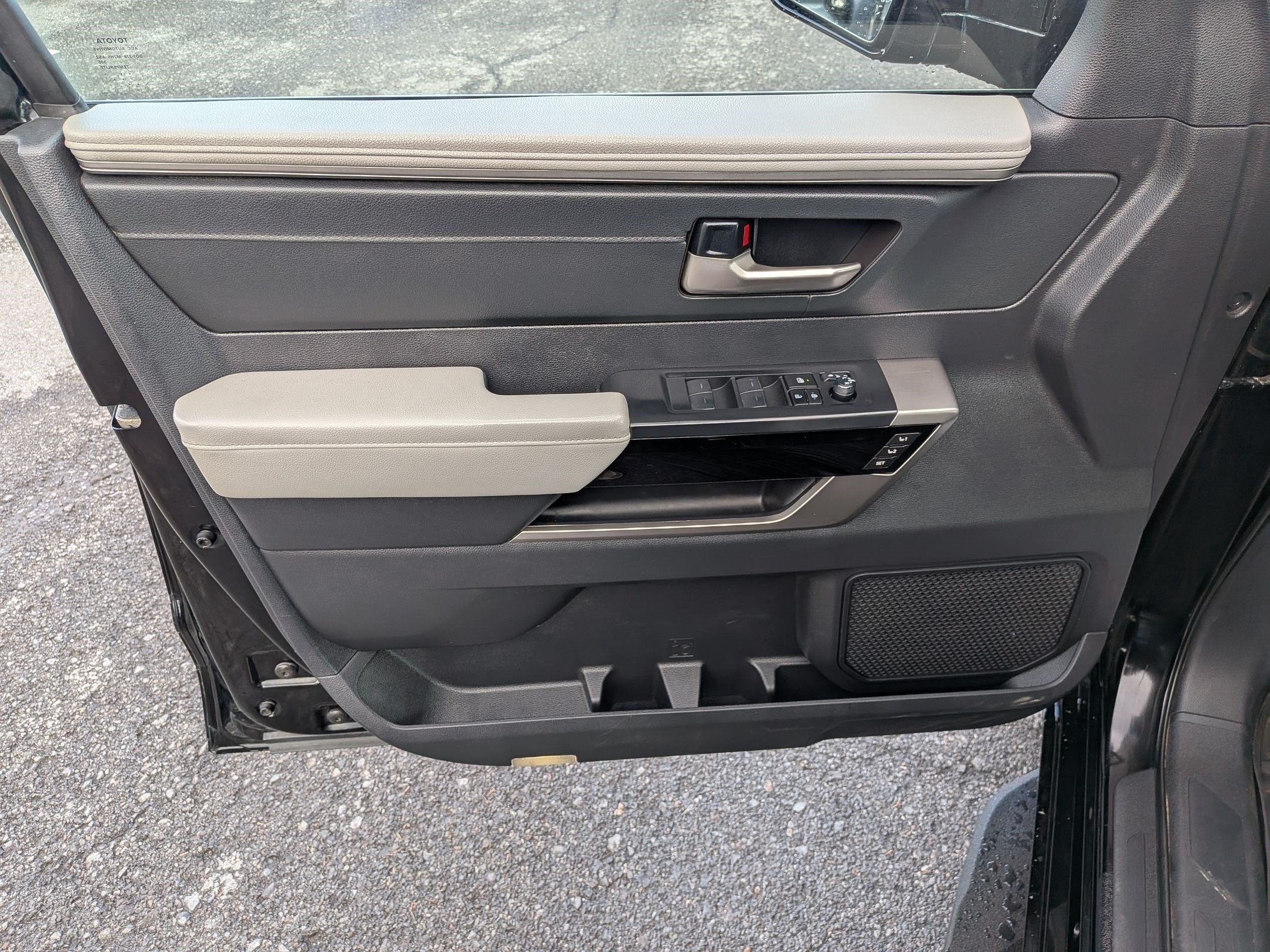 2023 Toyota Tundra Limited w/ LTD Power Pkg