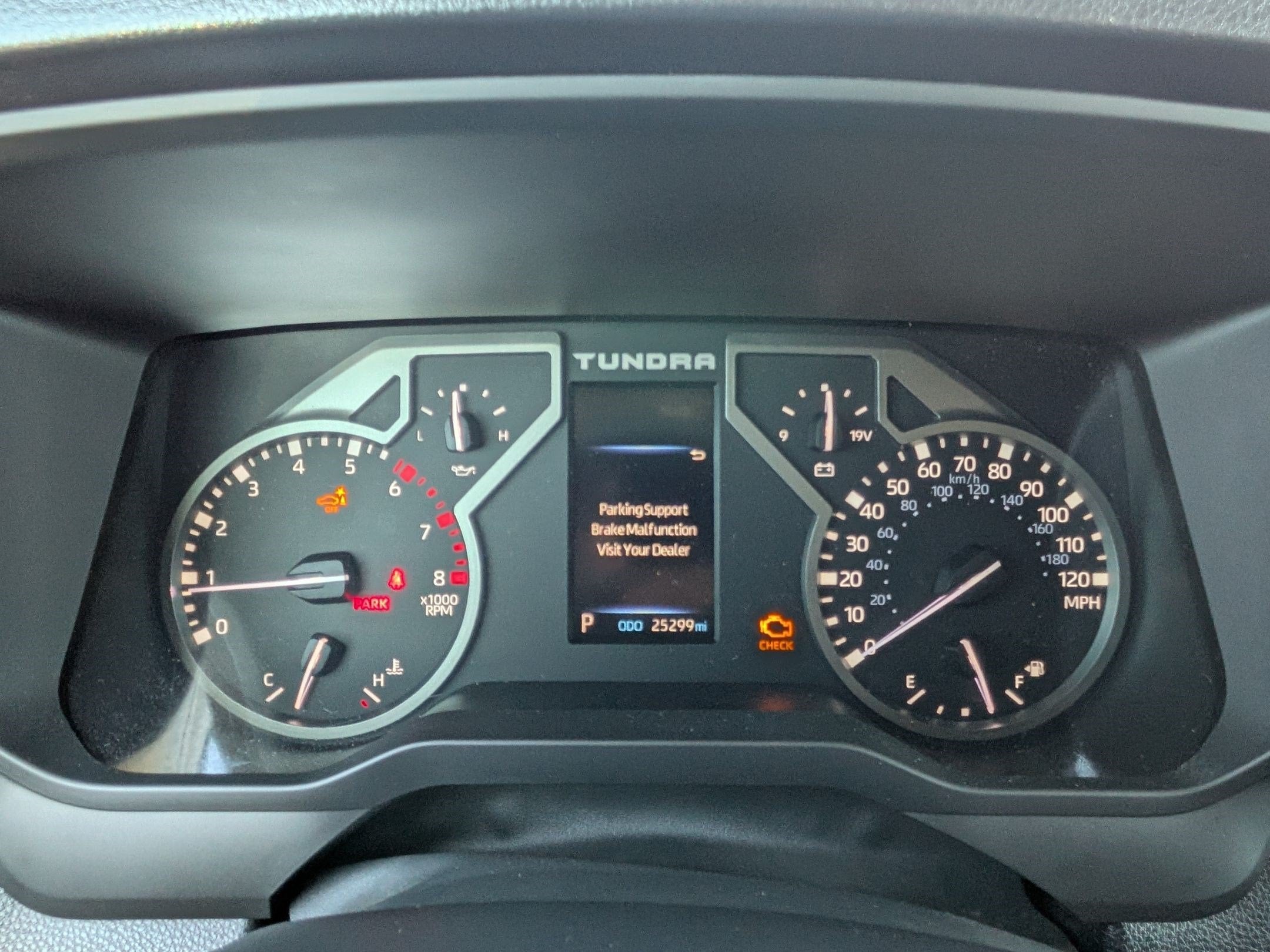 2023 Toyota Tundra SR5 w/ Convenience Pkg