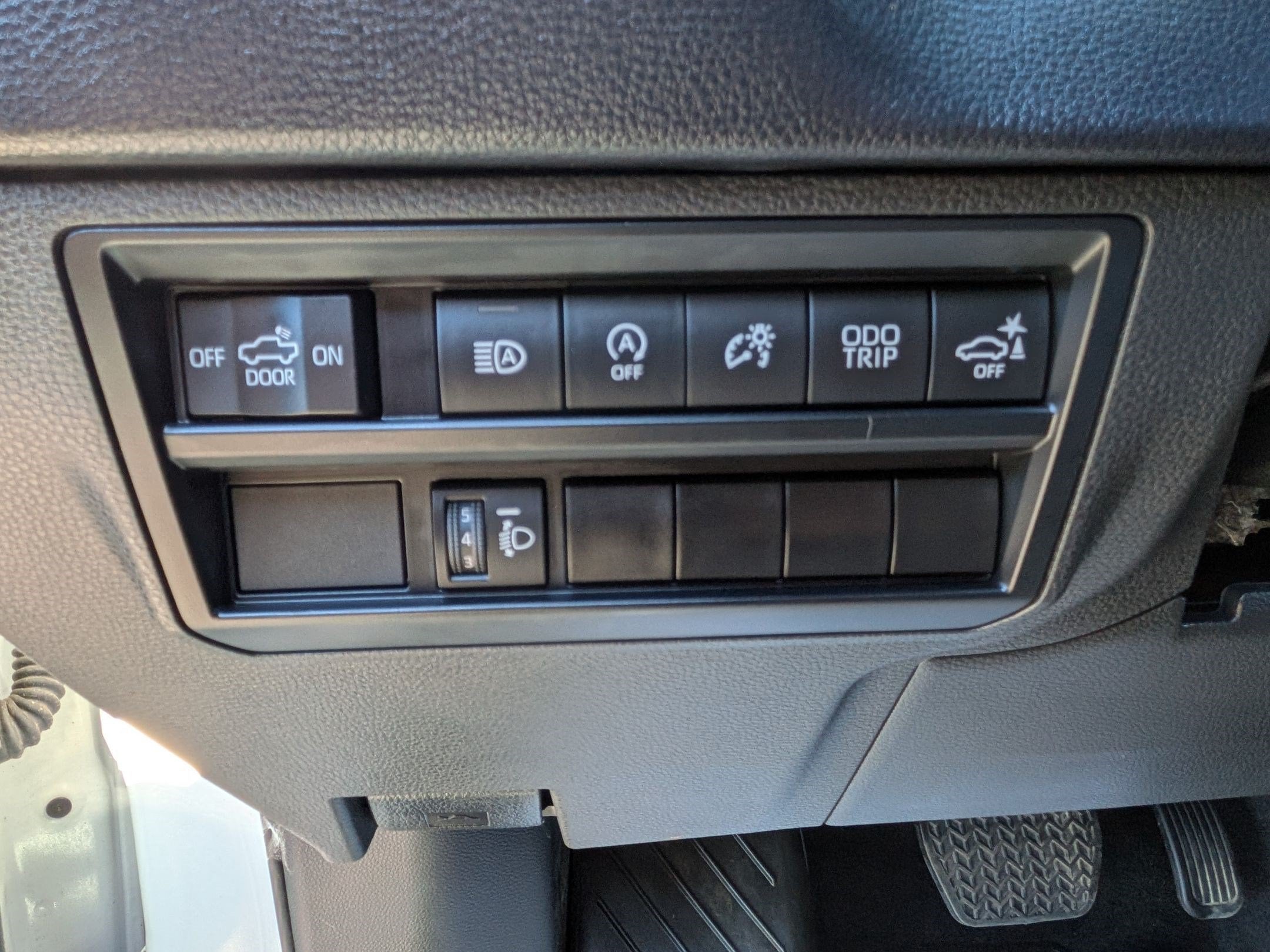 2023 Toyota Tundra SR5 w/ Convenience Pkg