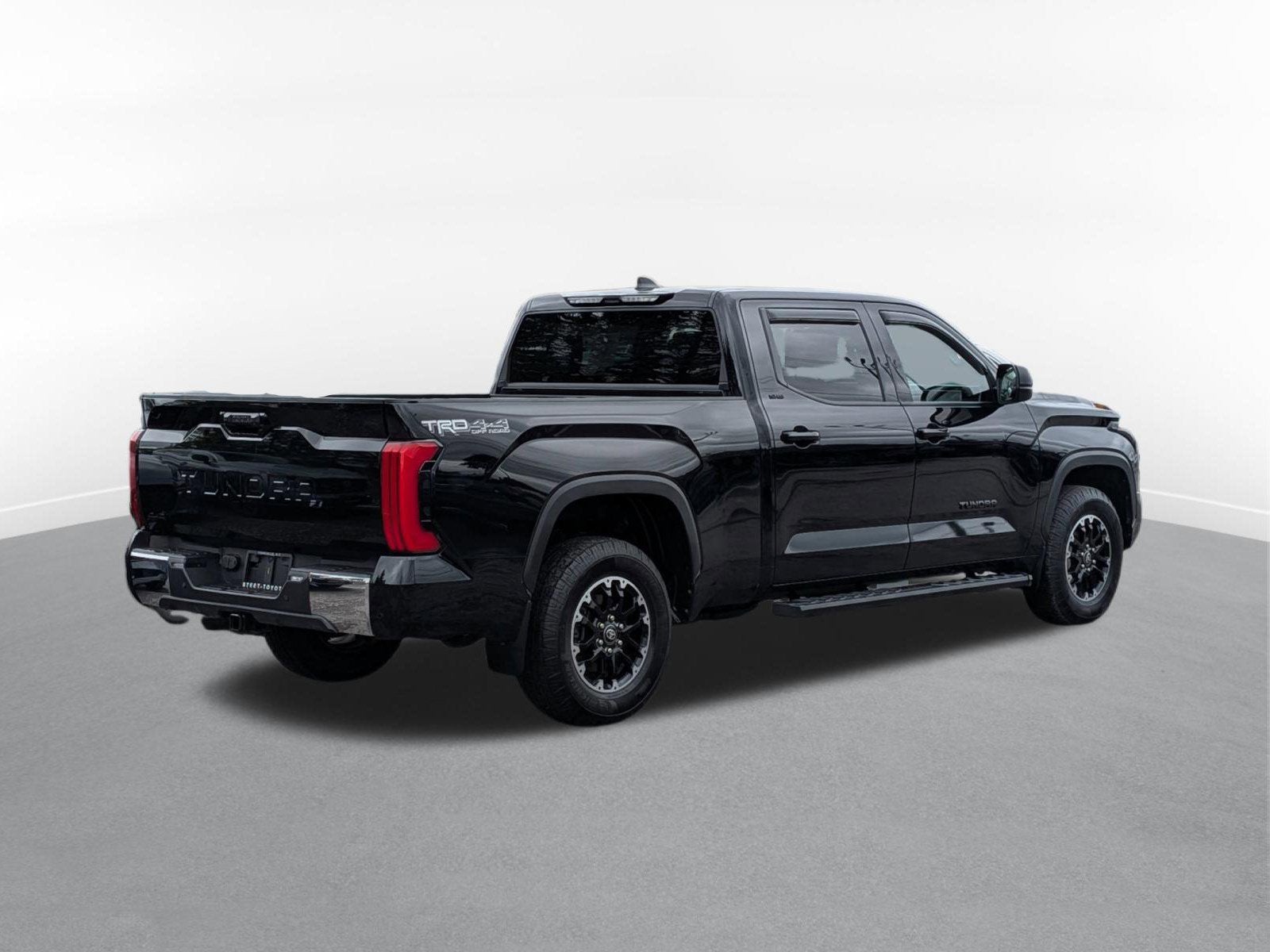 2025 Toyota Tundra SR5 w/ Off Road Pkg