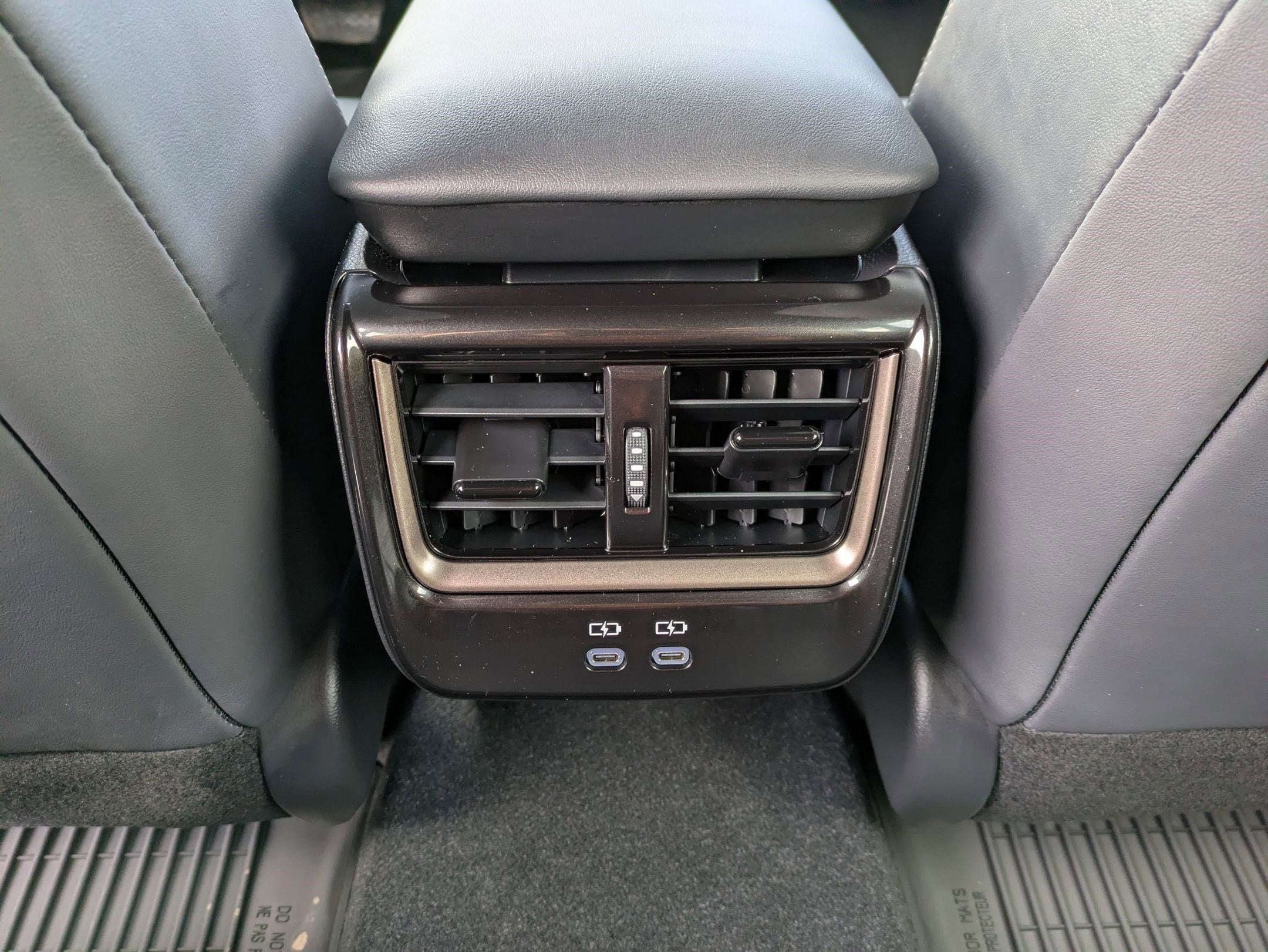 2025 Toyota Crown Signia XLE