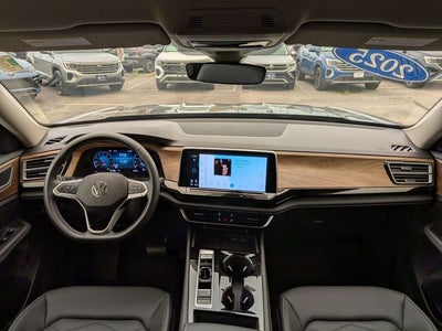 2025 Volkswagen Atlas 2.0T SE w/Technology