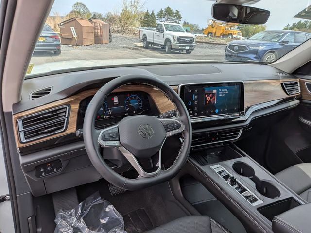 2025 Volkswagen Atlas 2.0T SE