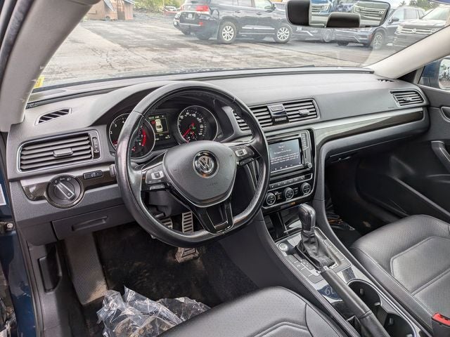 2019 Volkswagen Passat 2.0T SE R-Line