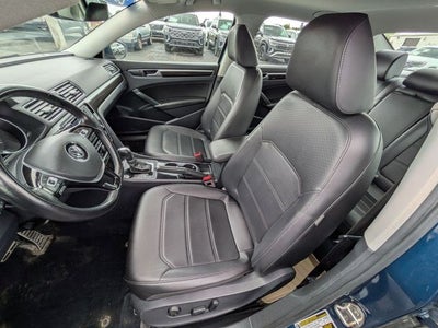 2019 Volkswagen Passat 2.0T SE R-Line
