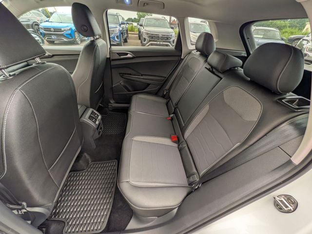 2025 Volkswagen Taos 1.5T SE Black