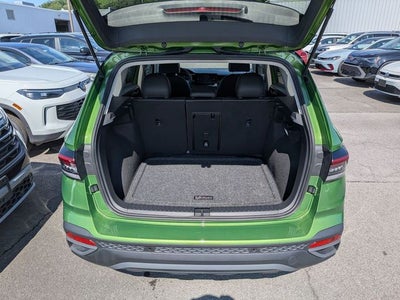 2025 Volkswagen Taos 1.5T SE Black