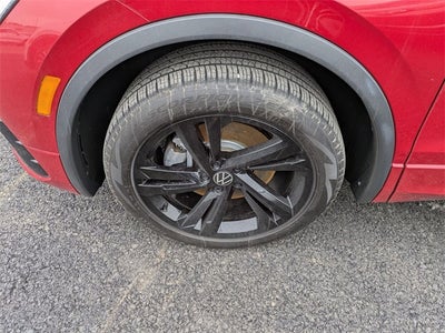 2024 Volkswagen Tiguan 2.0T SE R-Line Black