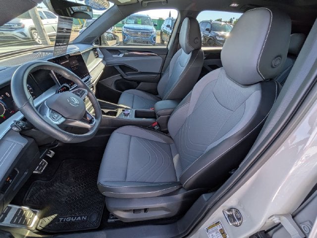 2025 Volkswagen Tiguan 2.0T SE R-Line Black