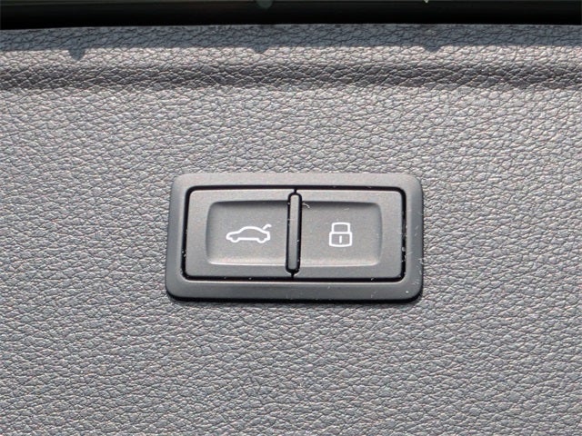 2025 Audi Q5 40 Premium quattro