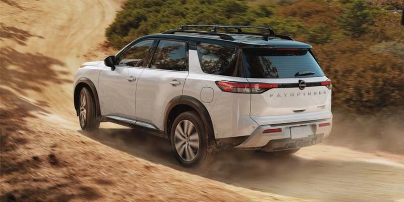 Sideview of 2024 Nissan Pathfinder