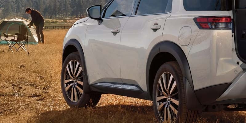 Sideview of 2024 Nissan Pathfinder